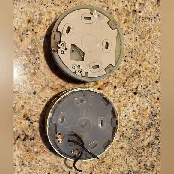 Vintage Honeywell thermostats - Picture 2 of 4